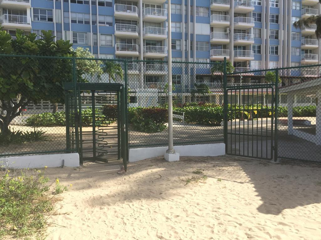 Marbella Del Caribe Beachfront San Juan Buitenkant foto